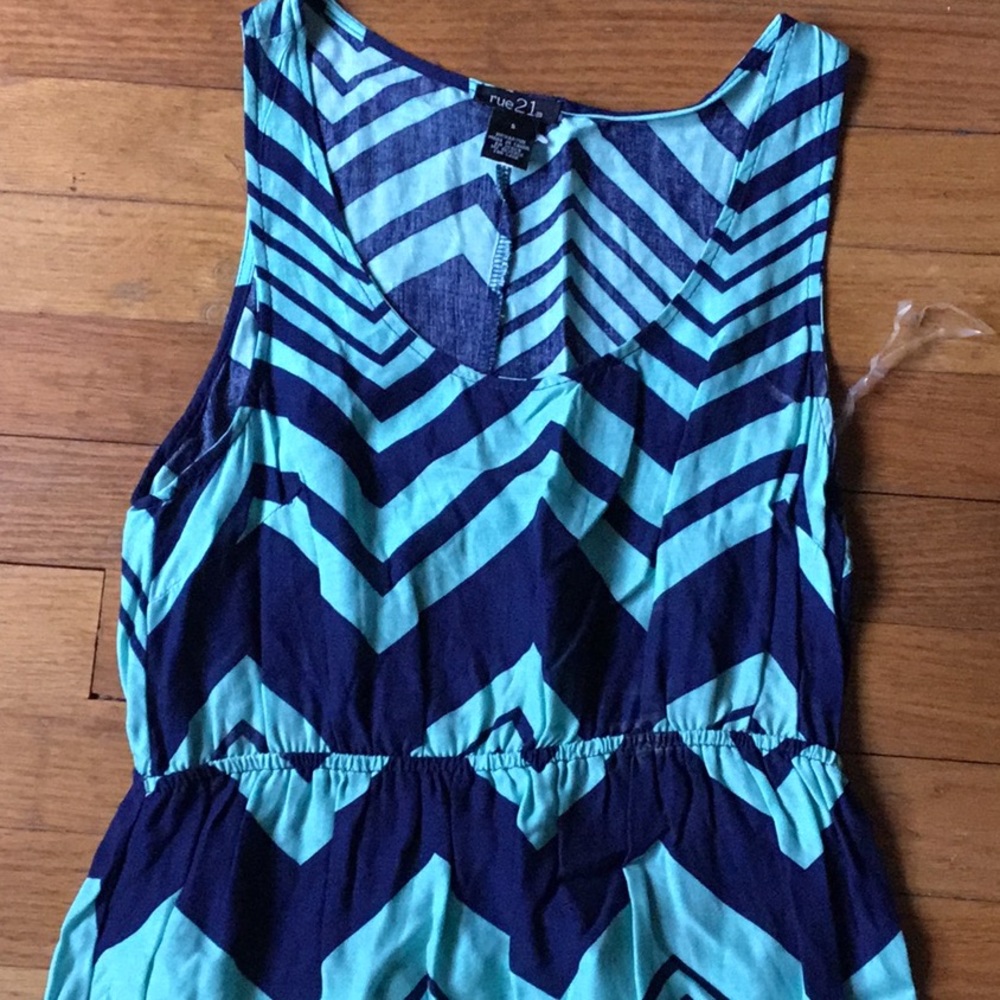 Spring dress - Picture 2 of 3